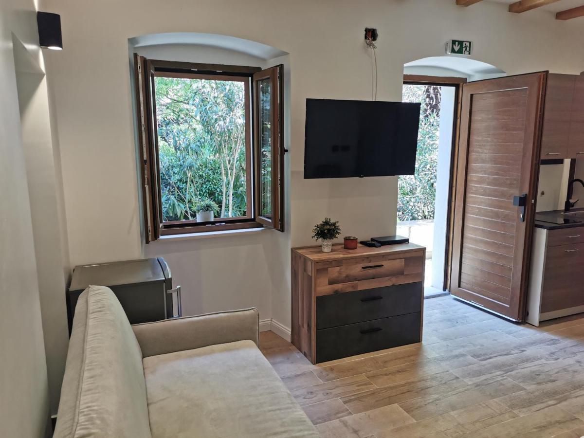 Apartmani Rosa I Linda غييكا المظهر الخارجي الصورة